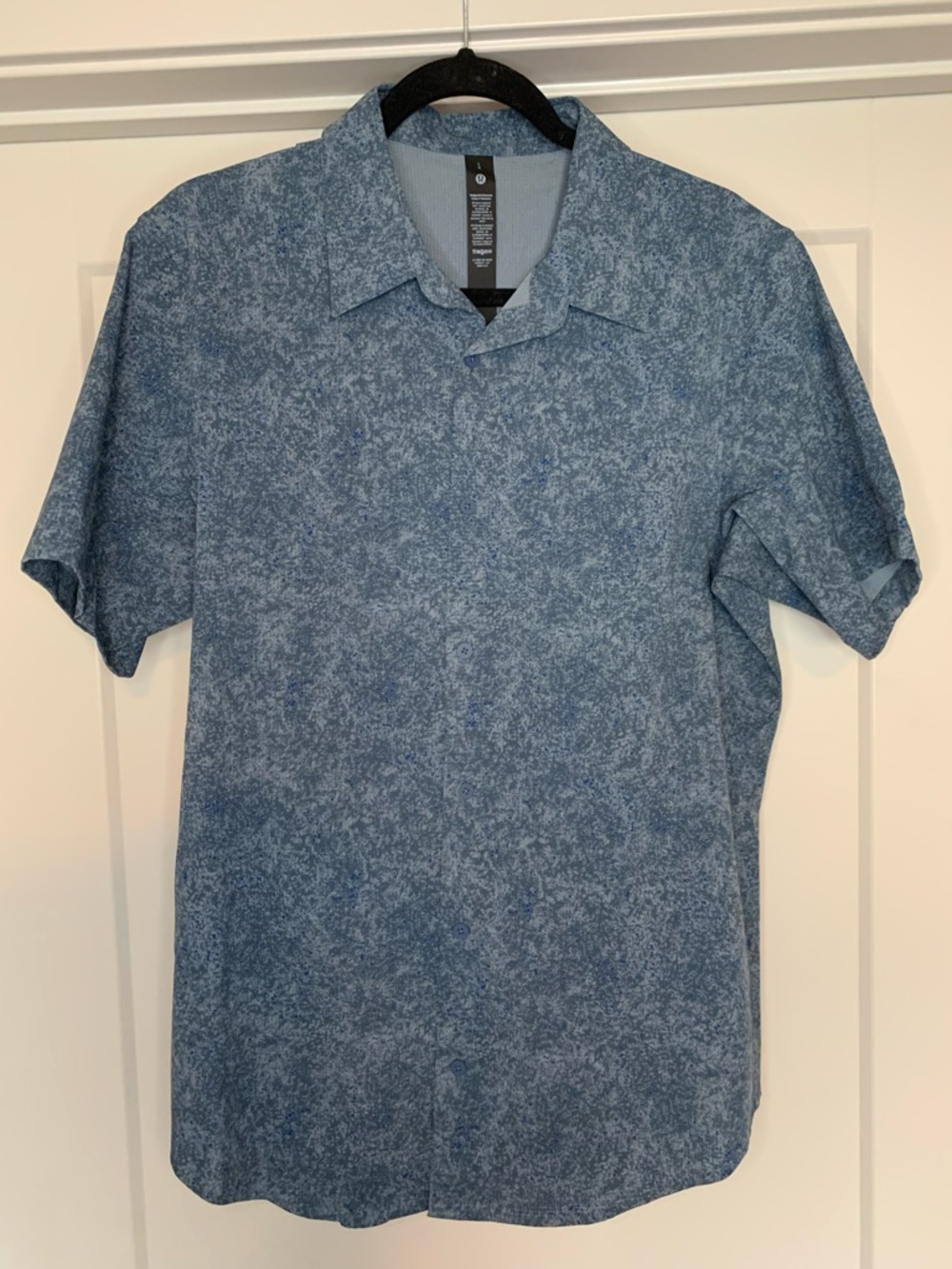 lululemon athletica Airing Easy Short-Sleeve Blue Button-Down Shirt